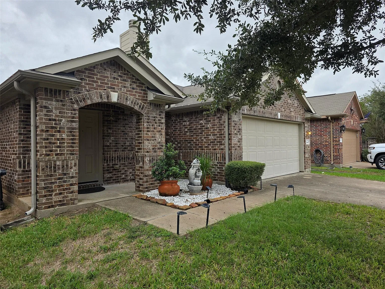 3 bed, 2.0 bath, 1421 sqft, $1,850 — Photo 2