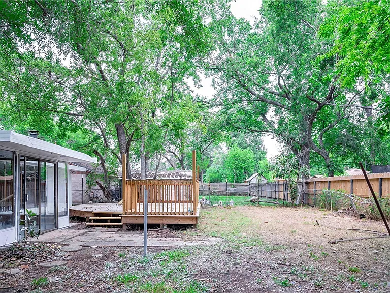 9214 Woodland Oaks Dr — Photo 29