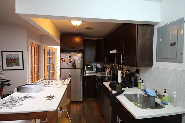 Rented by Nooklyn NYC LLC | media 16