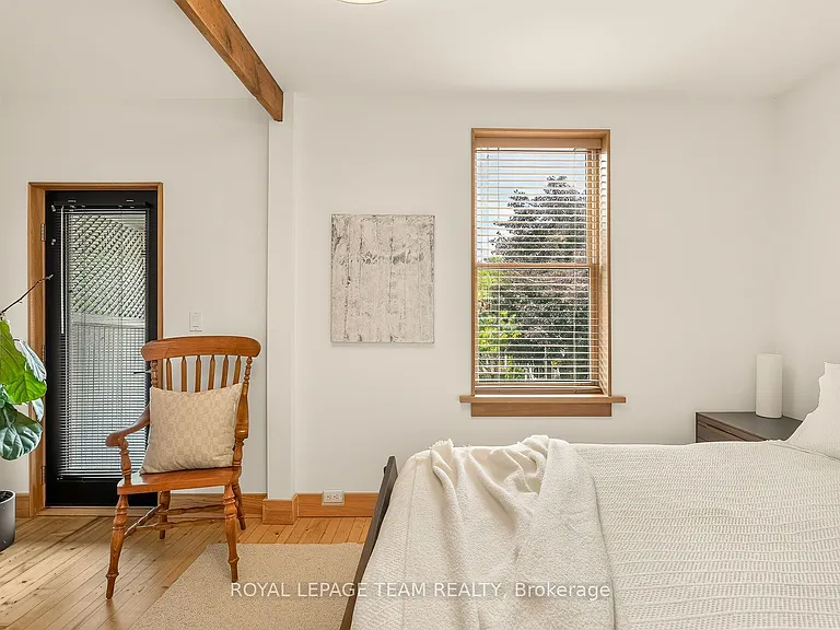 66 Ivy Cres — Photo 16