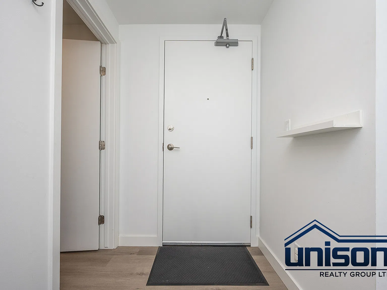 2 bed, 822 sqft, $2,250 — Photo 1