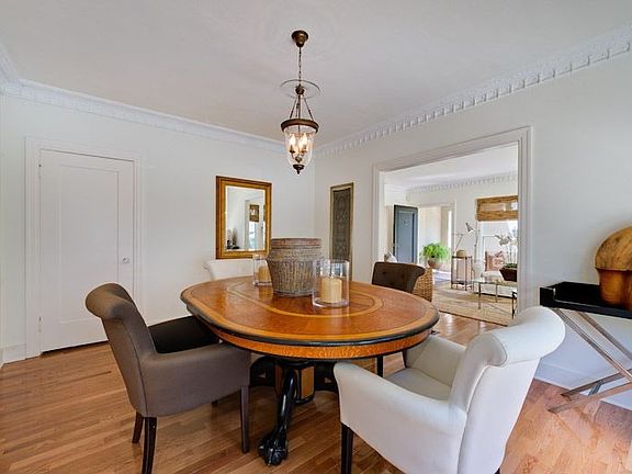 DINING ROOM 1