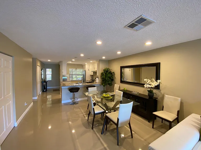 9285 Vista Del Lago #36F — Photo 9
