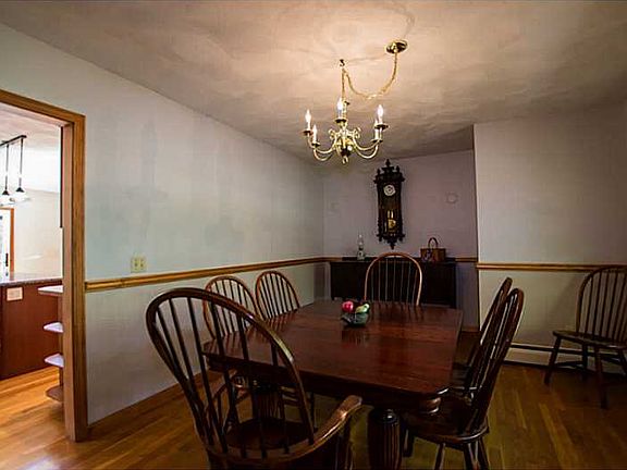4th image of 172 Kimberly Dr