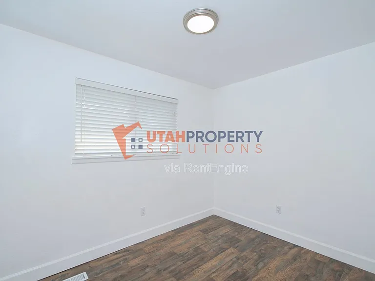 1865 N 760 W — Photo 16