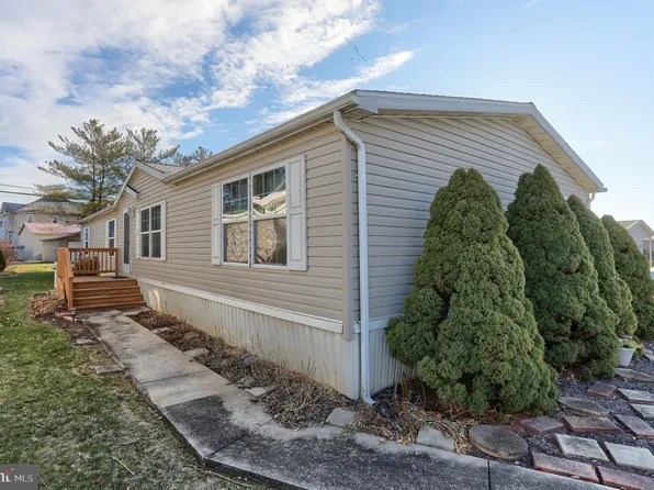 143 Juniper St, Palmyra, PA 17078