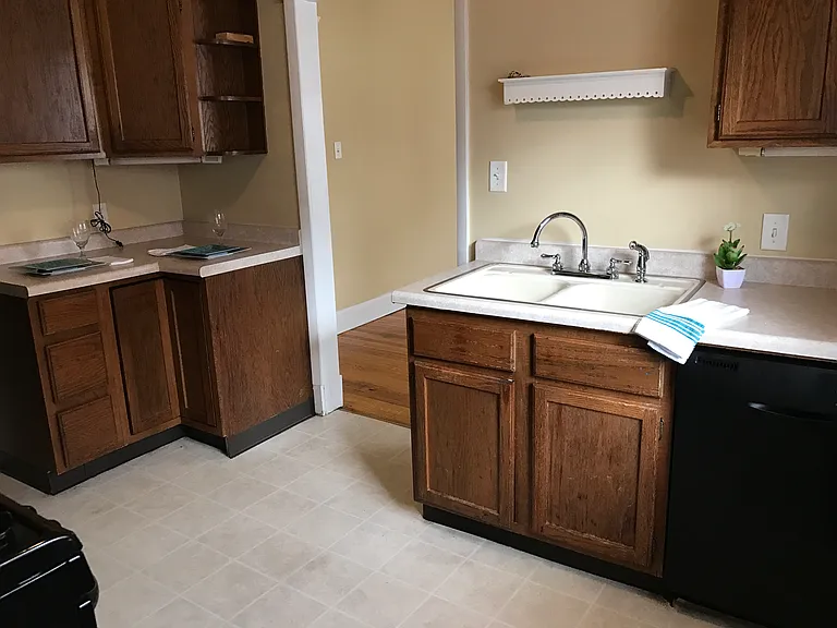 2314 E Wyoming Pl #D — Photo 2