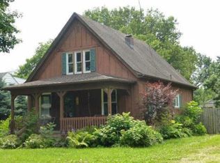 306 S Monroe St, Mackinaw, IL