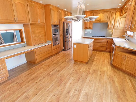 3rd image of 2371 W 229th St