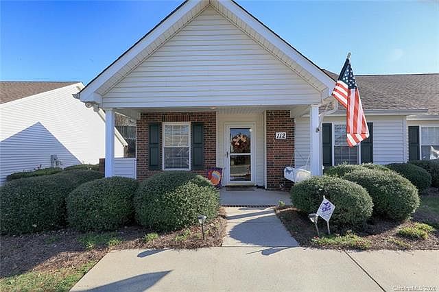 1st image of 112 Glen Oaks Ct
