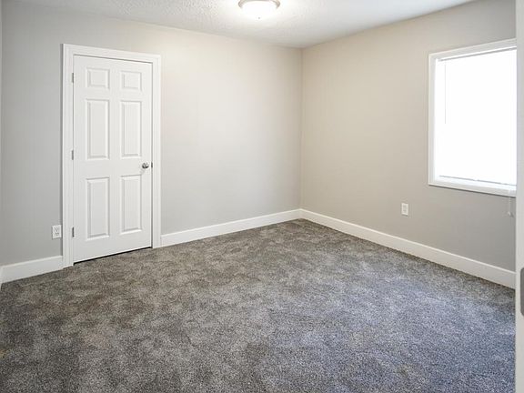 5th image of 2547 S Helen St