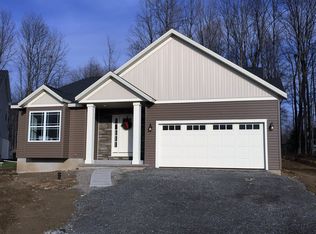 8266 Autumn Ridge Path, Baldwinsville, NY 13027