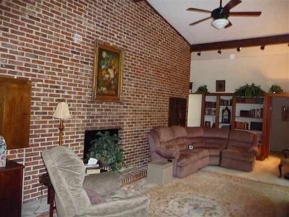 Family room with fplace