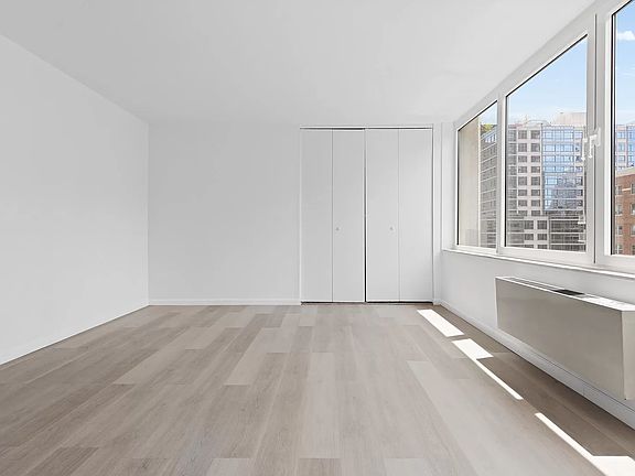 4th image of 353 E 72nd St APT 15C