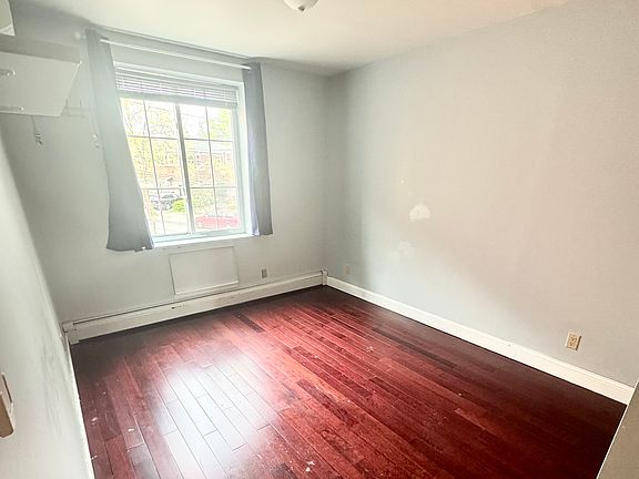 4th image of 18326 Booth Memorial Ave Floor 2
