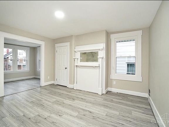 2nd image of 3415 Woodburn Ave #2