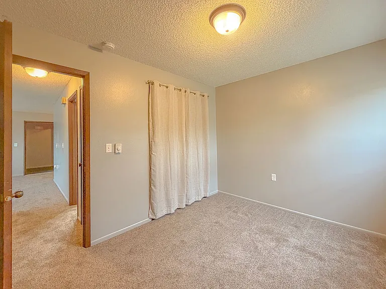 408 E Dawn St — Photo 15