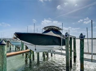 4061 NE Breakwater Dr, Jensen Beach, FL 34957