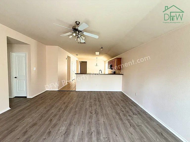 2224 Hummingbird Way — Photo 3