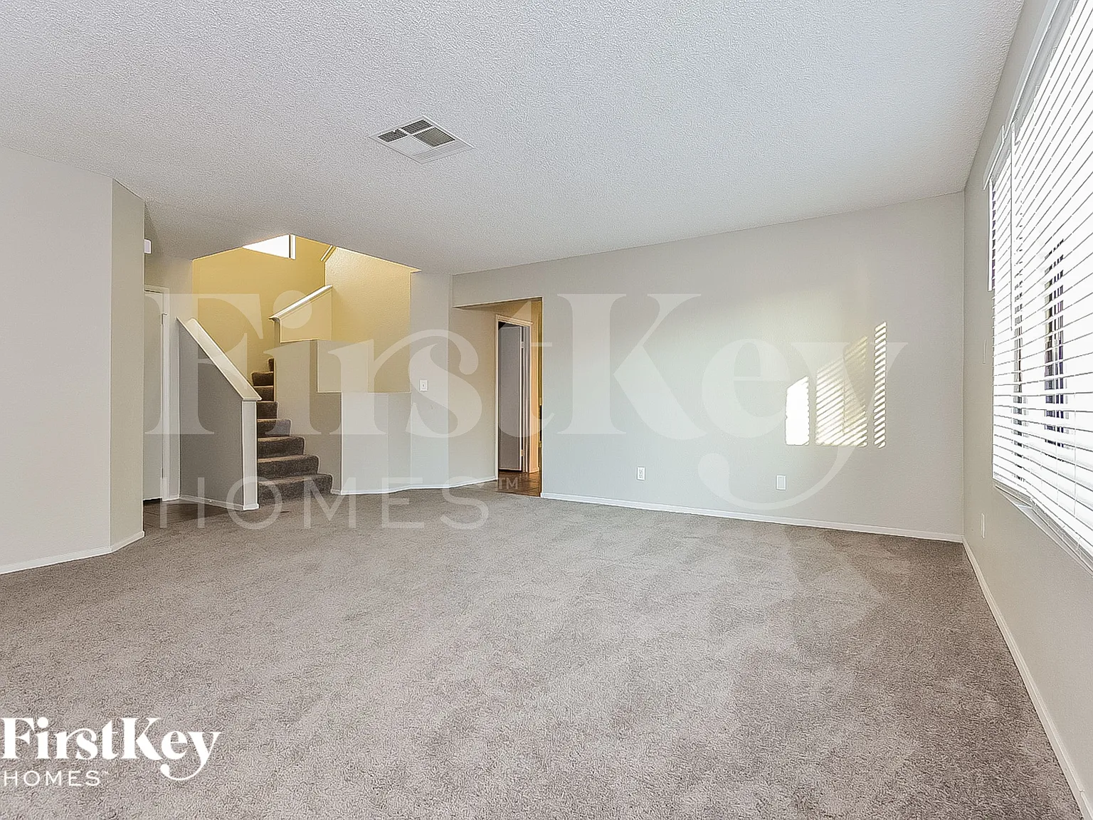 4 bed, 2.5 bath, 2607 sqft, $2,995 — Photo 4
