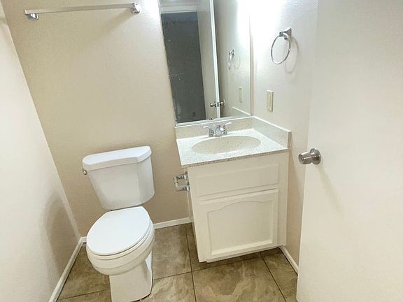 3rd image of 1280 E La Palma Ave #5
