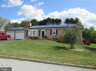 8 N Seasons Dr, Dillsburg, PA 17019