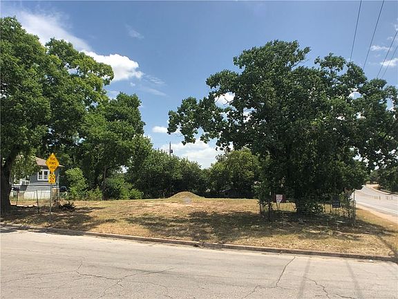 3rd image of 3302 E Martin Luther King Jr Blvd