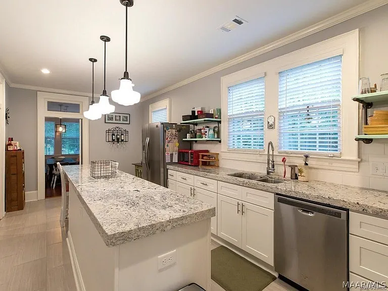 3117 Cloverdale Rd — Photo 8