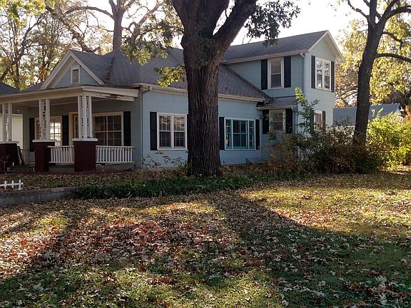 2nd image of 610 Park Pl