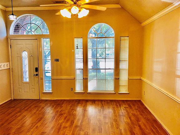 3rd image of 1806 Thistlebrook Ct