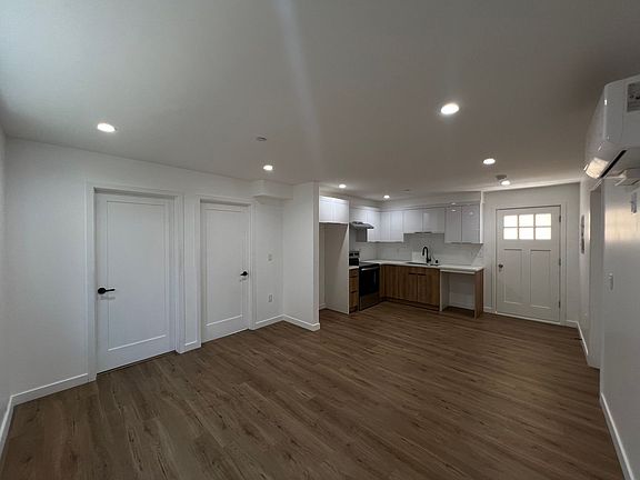2nd image of 921 New York Dr #923-C