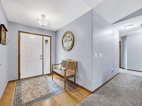 4th image of 87 Pheasant Ave