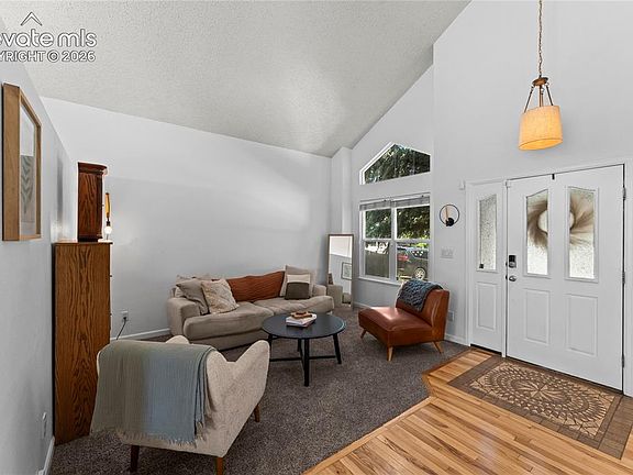 5th image of 5938 Santana Dr