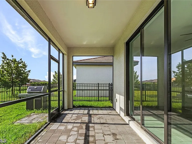 11151 Timber Creek Dr E — Photo 25