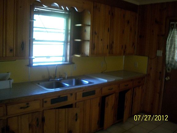 4th image of 1421 W 23rd Ave