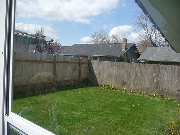 3rd image of 937 Shenandoah Dr SE