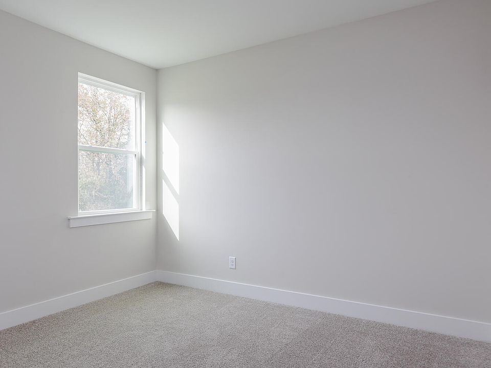 1st image of 114 Gablestone Dr