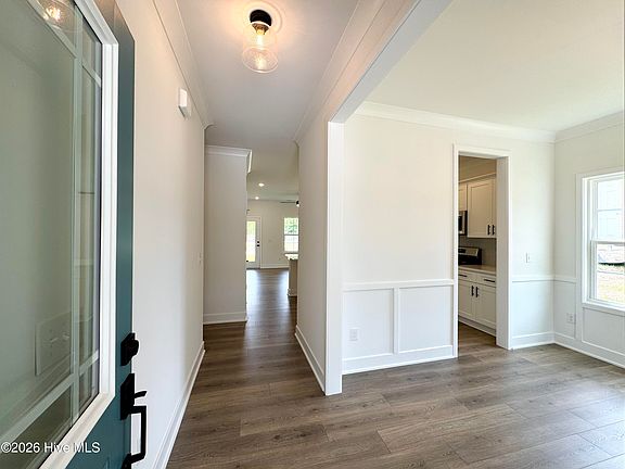 5th image of 555 Timbercrest Circle SE