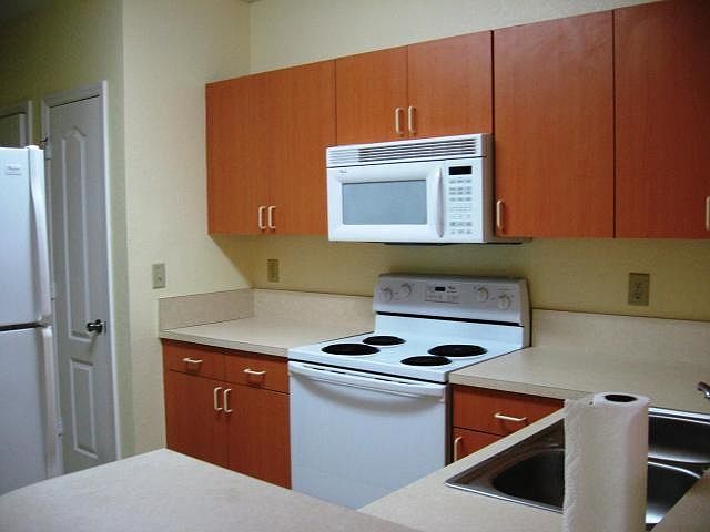 2nd image of 112 SW Peacock Blvd APT 207