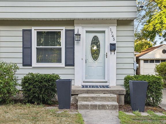 4th image of 1745 Sylvan Ave SE