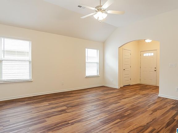 3rd image of 4822 Cove Ln