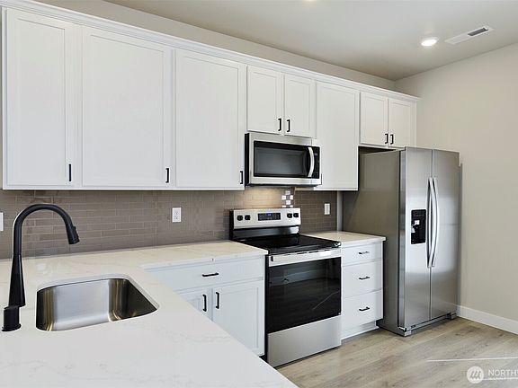 4th image of 5902 NW Rhino Way