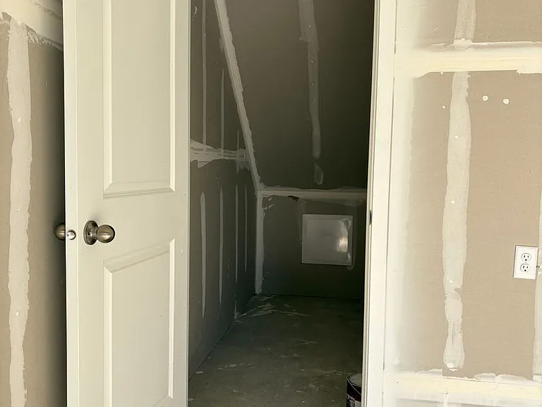 1592 N Summer Springs Cv — Photo 42