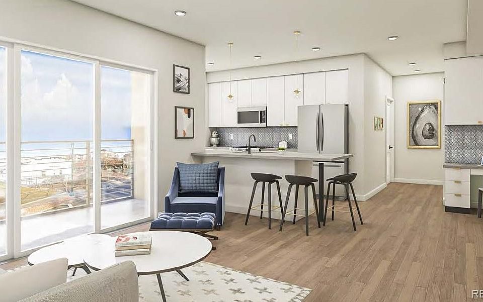 1st image of 7357 Grandview Ave #303