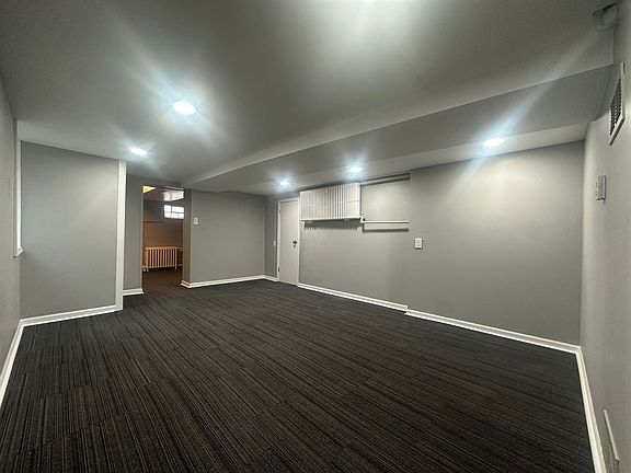4th image of 1727 Reaney Ave E #4