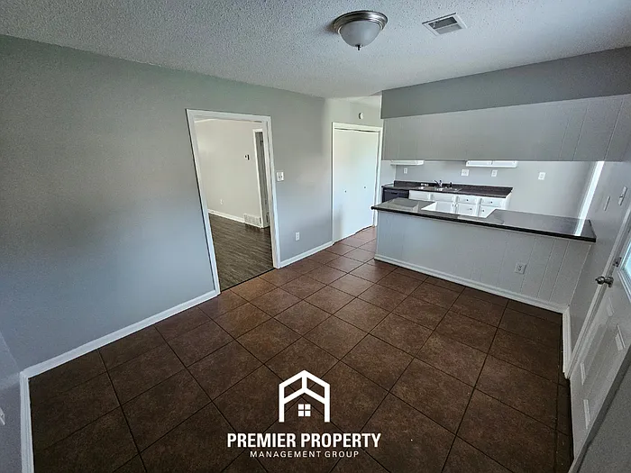 3475 Kirby Terrace Dr — Photo 5