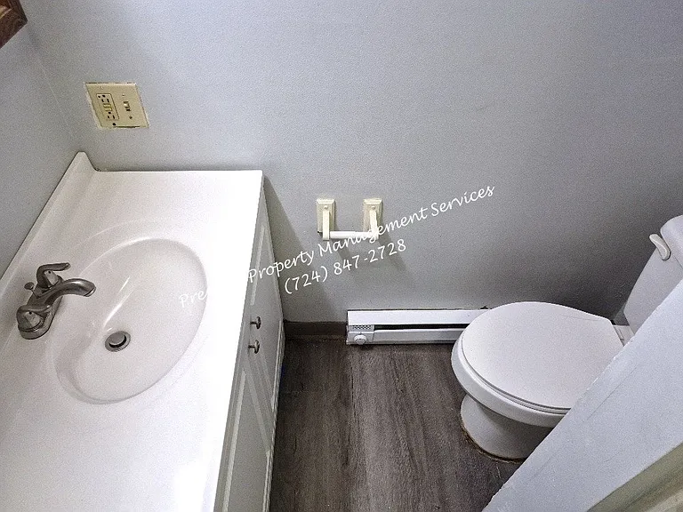 542 Midland Ave #B — Photo 14