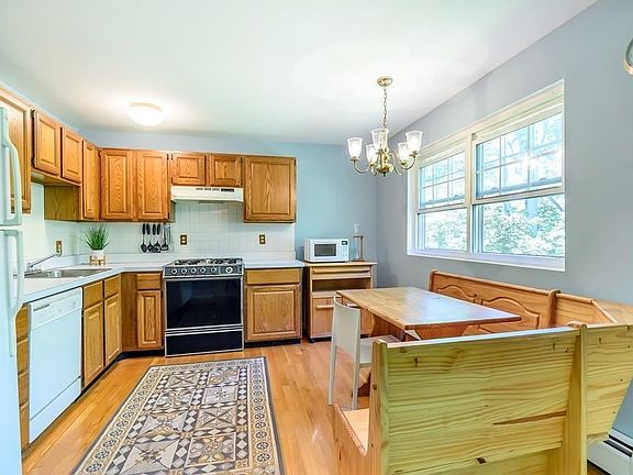 5th image of 58 Edgelawn Ave APT 9