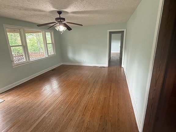 3rd image of 3482 McGavock Pike