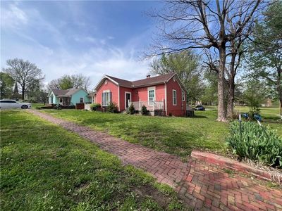 2008 Main St, Lexington, MO, 64067